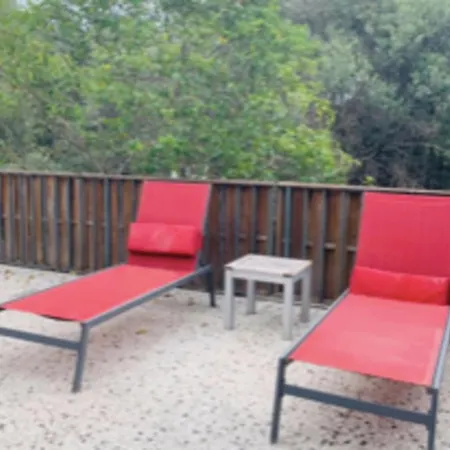 Superb Air-Conditioned Villa Close To The Sea